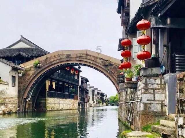 老旧废弃楼房逃脱7